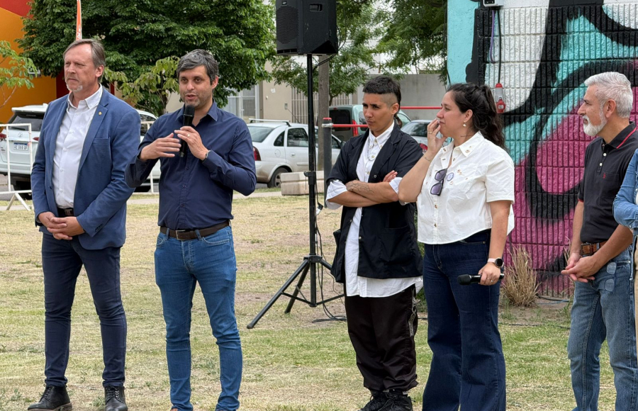 Jesús María lanzó Notabu, el primer asistente virtual para el cuidado y acompañamiento de jóvenes