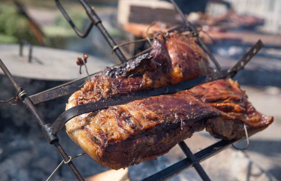 Julio a puro folklore y El Mejor Asado del mundo en Jesús María