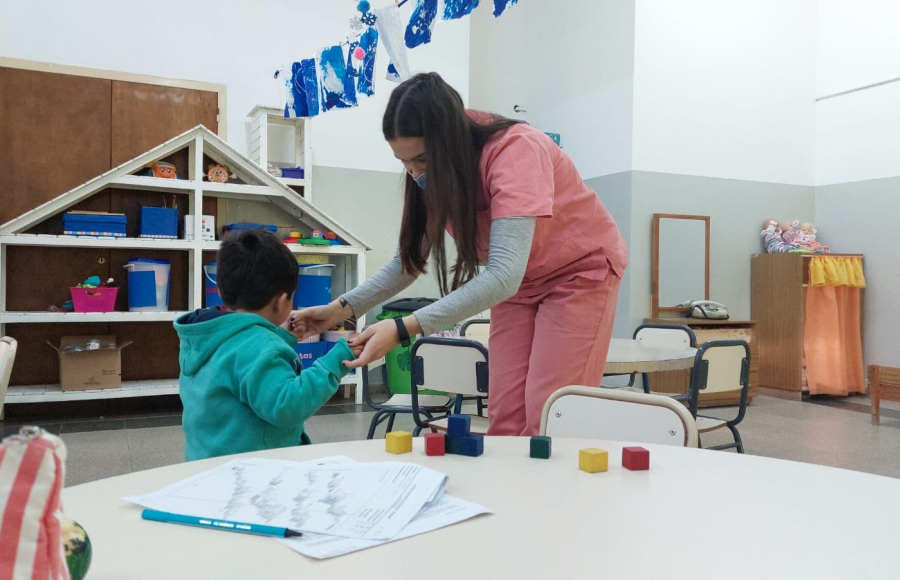 Estimulación temprana: la Muni evalúa el desarrollo de cada niña y niño en los Centros de Cuidado y Desarrollo Infantil