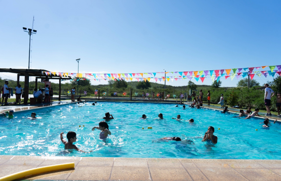 Con divertidas y coloridas intervenciones, finalizó la Temporada de Verano en los polideportivos de la Muni