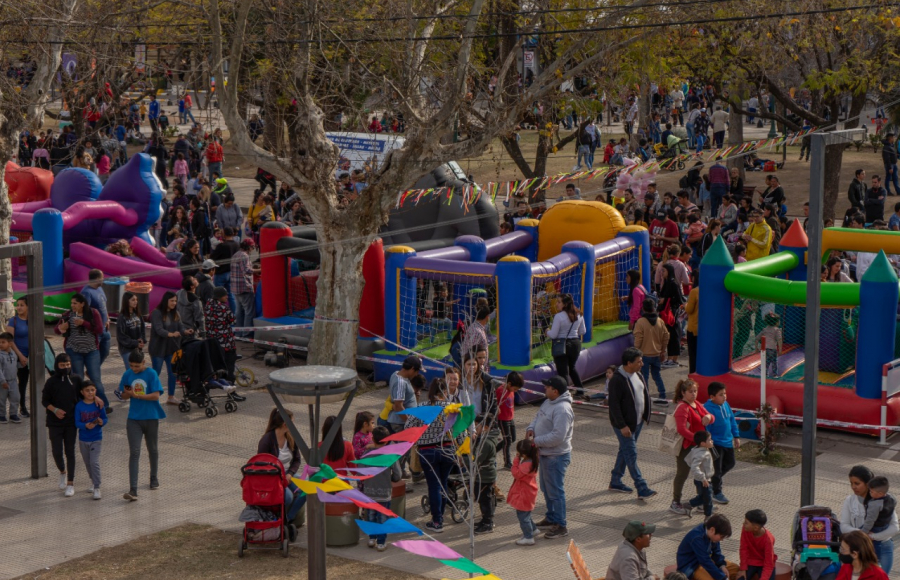 Día de las Infancias: Miles de familias coparon el gran "Parque de la Niñez" en Jesús María
