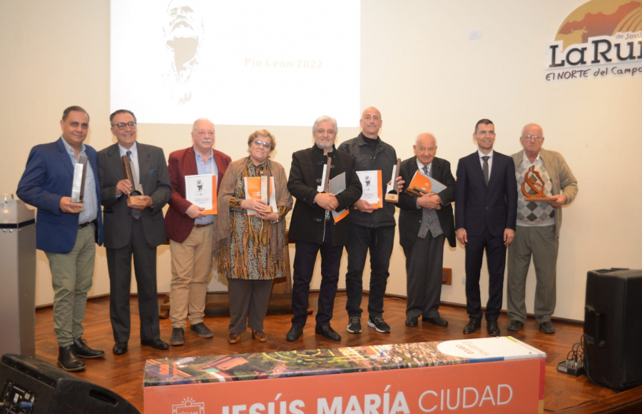 Jesús María festejó el 149° aniversario con la entrega de las tradicionales Distinciones Pío León