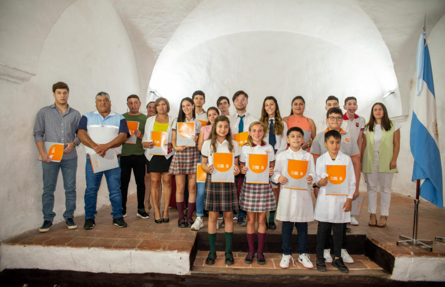 La Muni reconoció a los "Alumnos Distinguidos 2022" de Jesús María