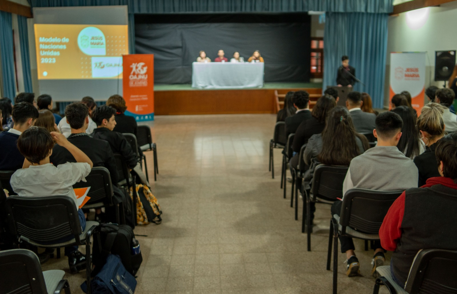 Durante dos jornadas, decenas de jóvenes fueron protagonistas en el Modelo de Naciones Unidas