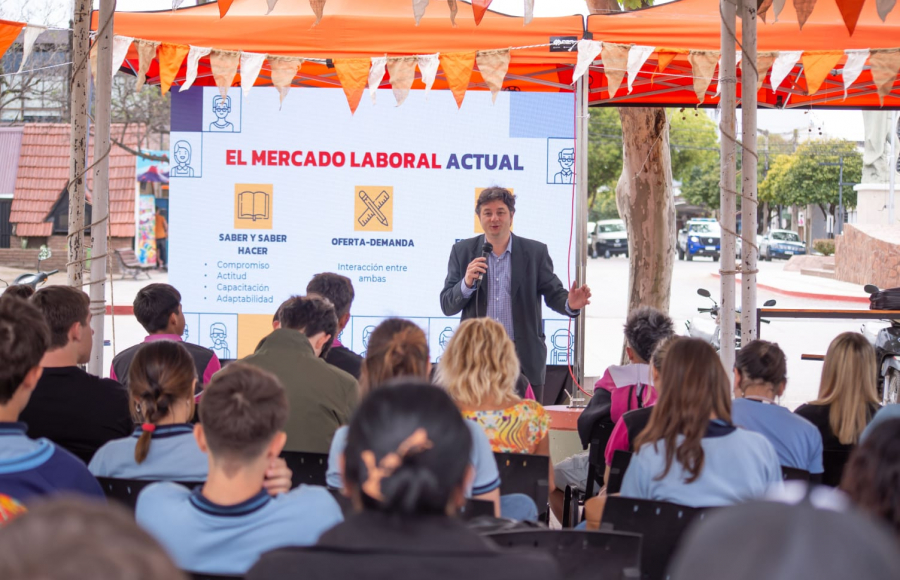 La Expo Emprendé Futuro se consolida como un espacio de orientación para los jóvenes de la región