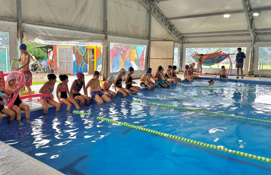 Natación para las escuelas primarias y secundarias públicas de Jesús María