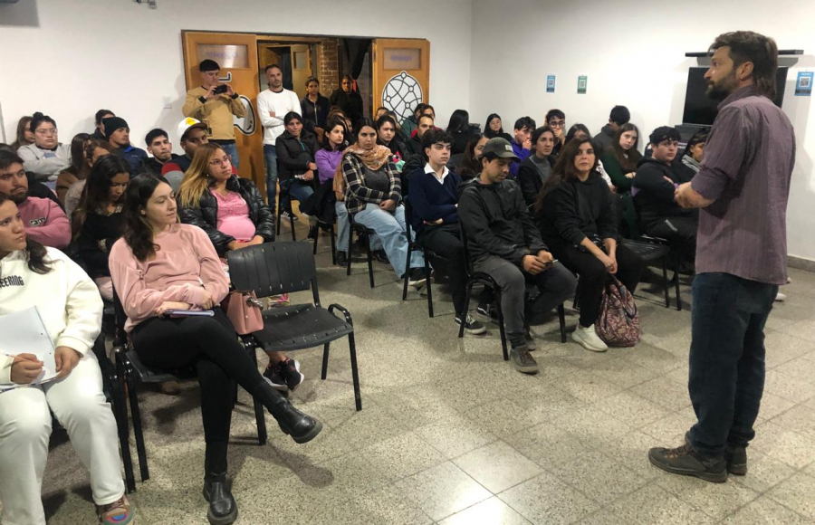 Charla sobre el Programa IncubaCor para emprendedores de Jesús María