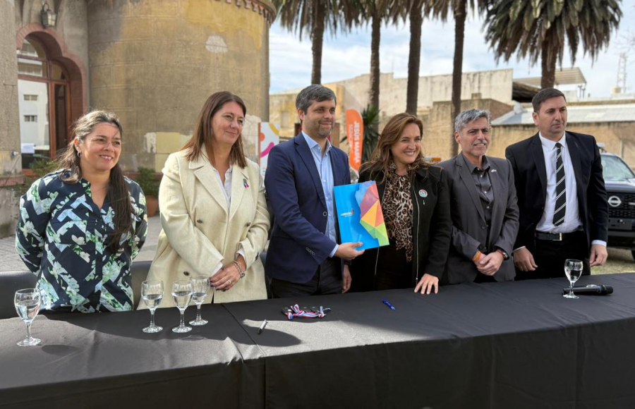 Jesús María presentó oficialmente su Guardia Local con entrega de móviles