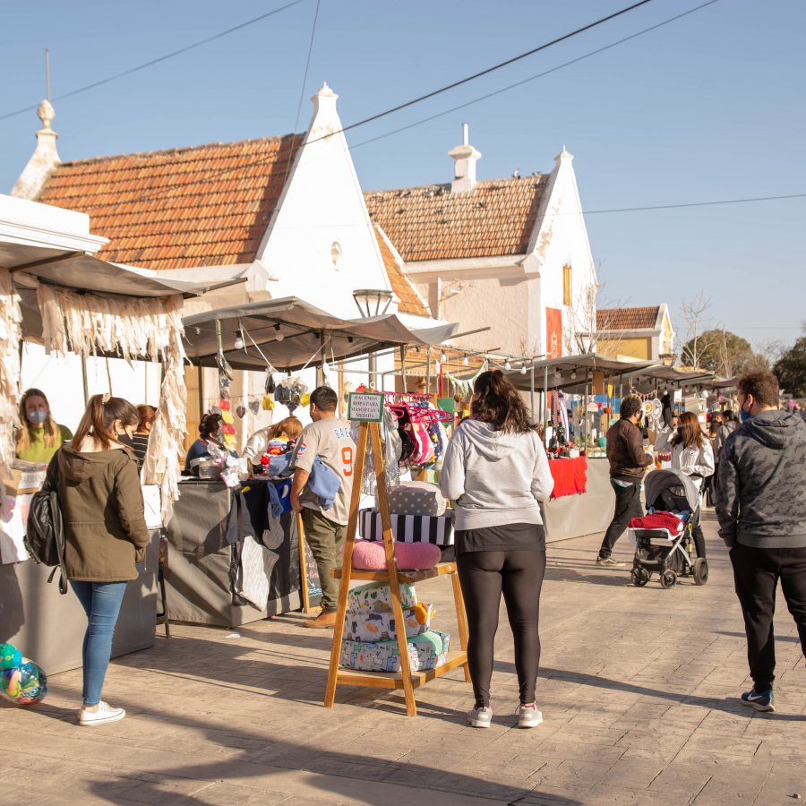 Paseo de artesanos y emprendedores / 8 y 9