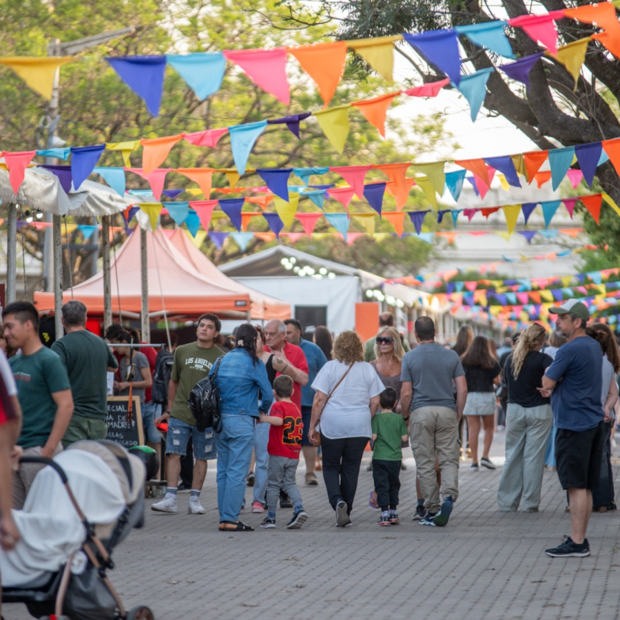 Jesús María se prepara para su tercer mercadillo a cielo abierto: “El Mercadillo Navideño”