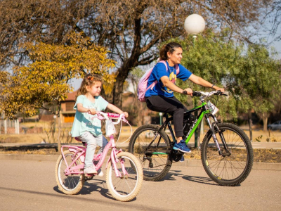 Con una colorida bicicleteada familiar, Jesús María cerró “Recreo de Invierno en Mi Ciudad”