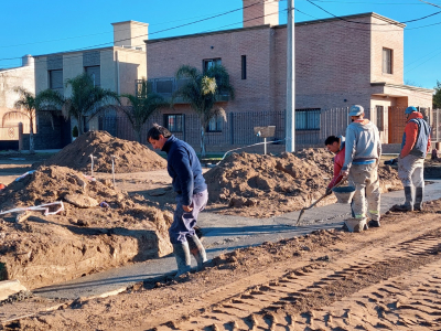 Finaliza la obra de cordón cuneta con la realización de un vado en José Hernández y Guanusacate