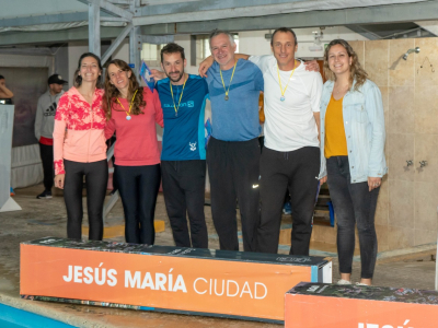 Más de 60 nadadores participaron de la 1º Maratón Acuática en la pileta del Poli