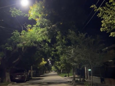 Jesús María reduce cerca de un 40% el consumo energético por luminaria con el recambio por luces LED que avanza en los barrios