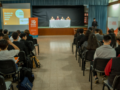 Durante dos jornadas, decenas de jóvenes fueron protagonistas en el Modelo de Naciones Unidas