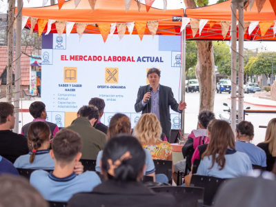 La Expo Emprendé Futuro se consolida como un espacio de orientación para los jóvenes de la región