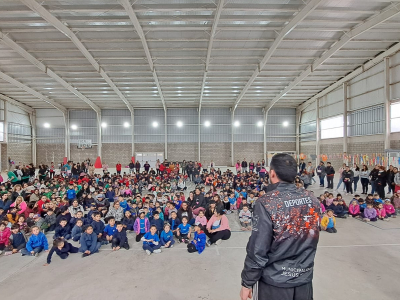 Con juegos, baile y atletismo ñiñas y ñiños disfrutaron la Fiesta de Educación Física de los jardines de infantes