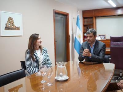 Jesús María. Zárate junto a la Vicepresidente Villarruel: le propuso un proyecto para el acceso a créditos y fondos nacionales.