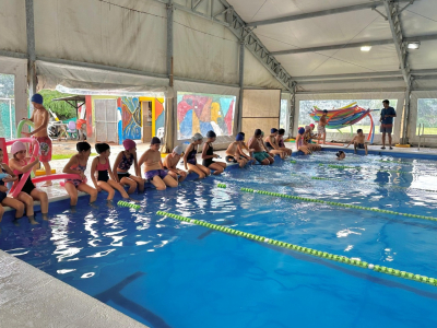 Natación para las escuelas primarias y secundarias públicas de Jesús María